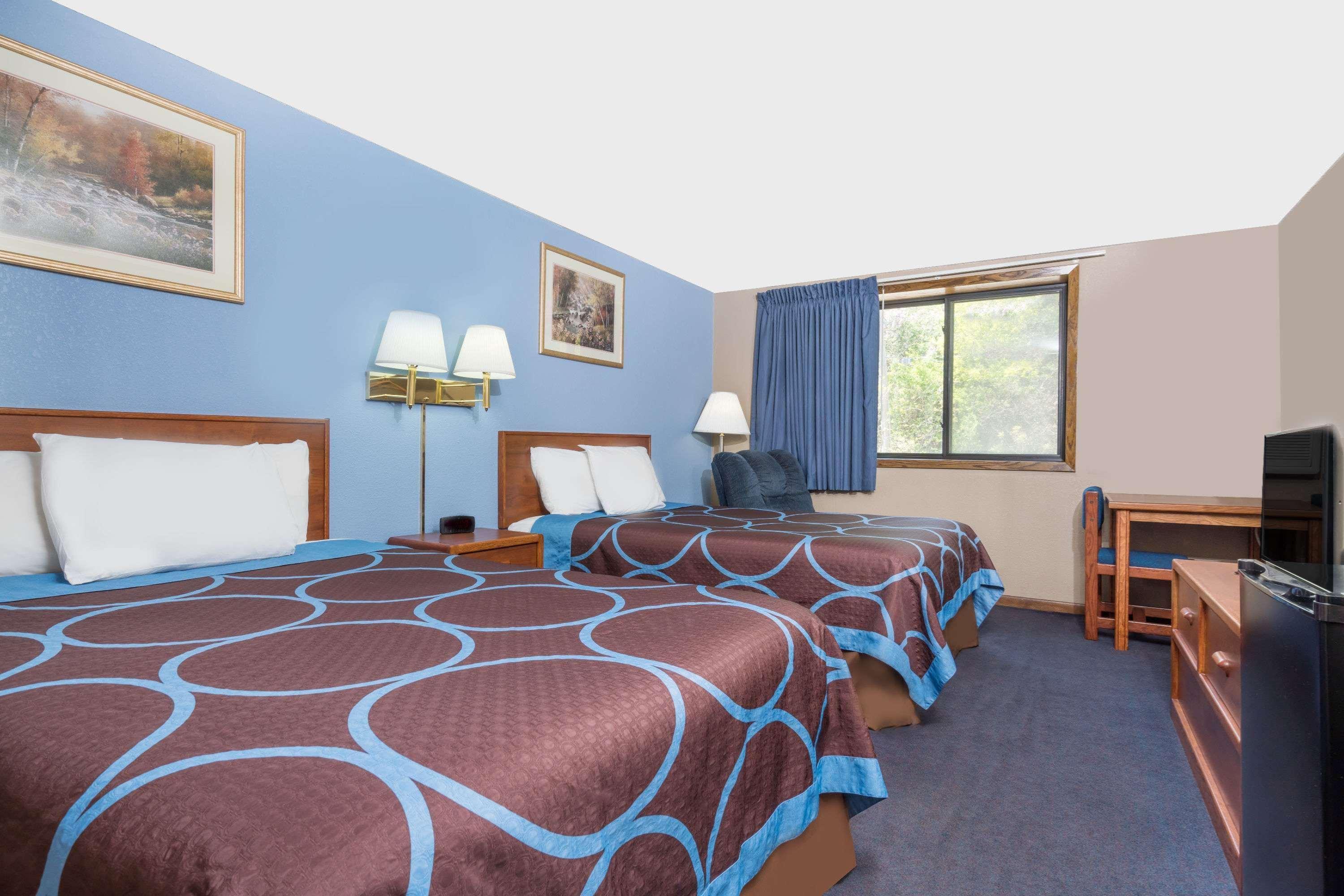 Super 8 By Wyndham Mankato Hotel Exterior photo